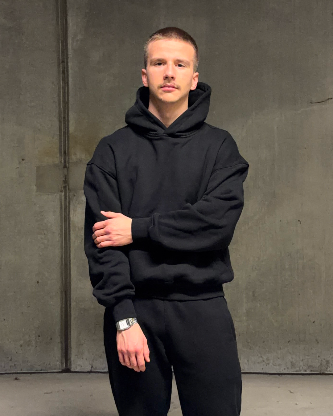 Essential Cropped Hoodie