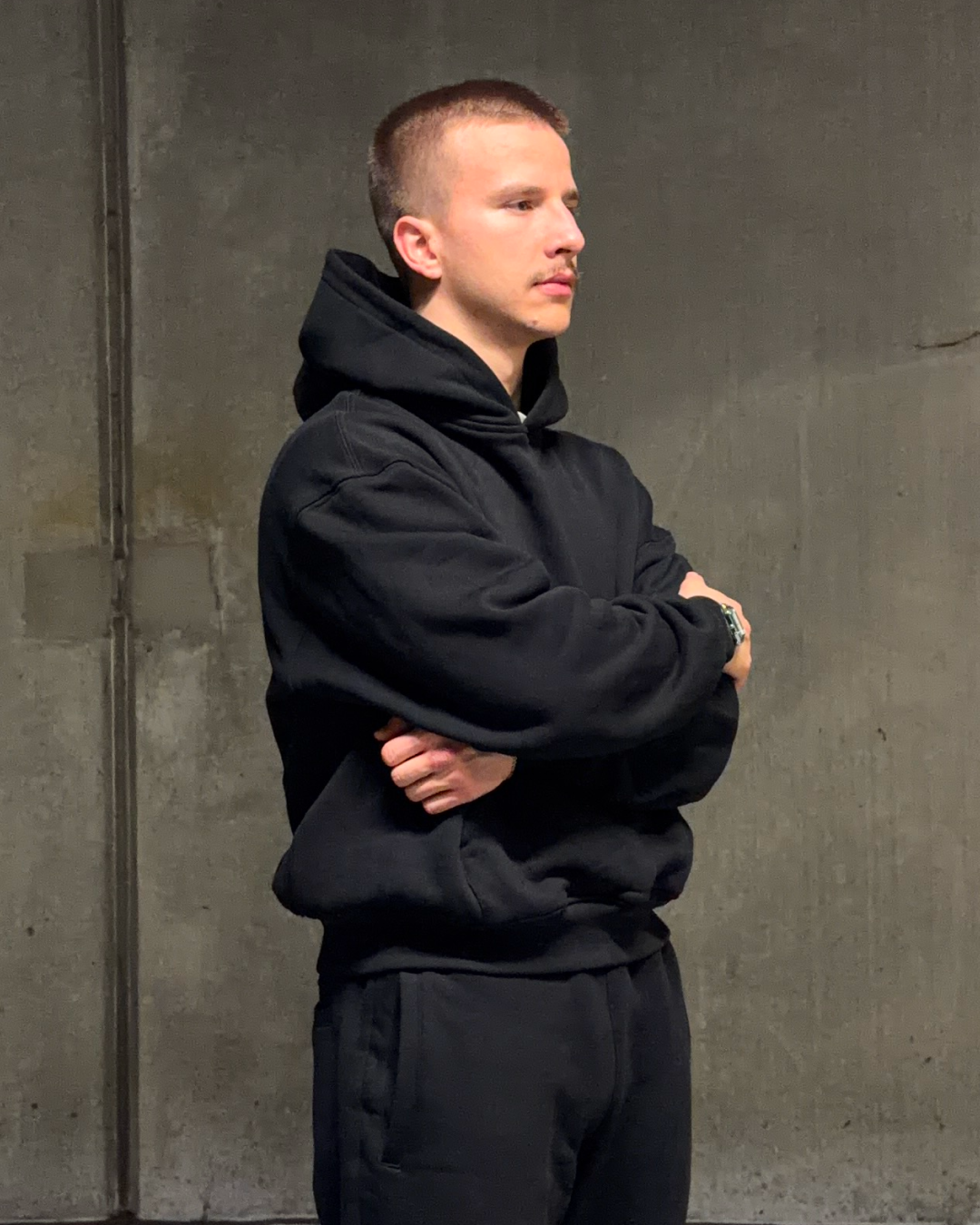 Essential Cropped Hoodie