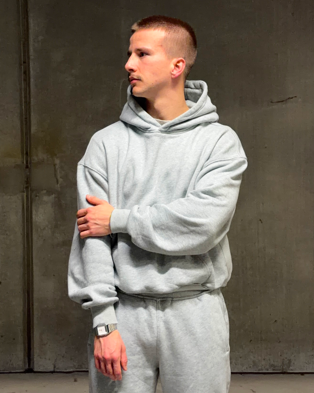 Essential Cropped Hoodie