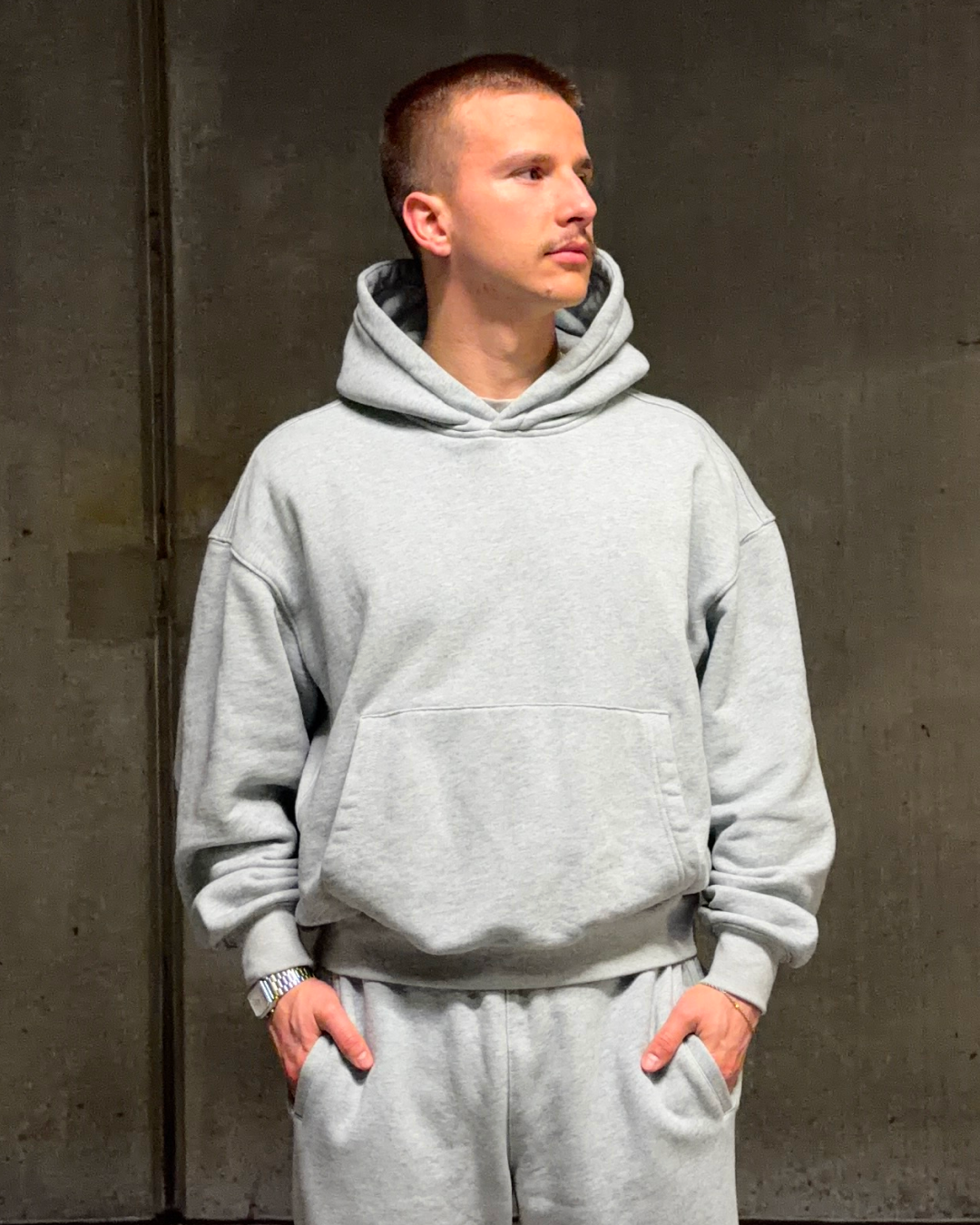 Essential Cropped Hoodie